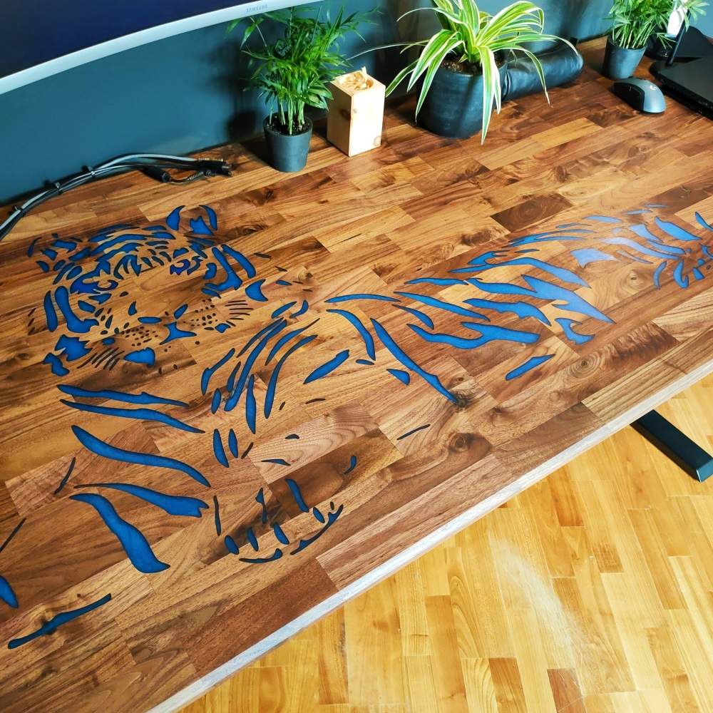 Office desk with motivational tiger motif